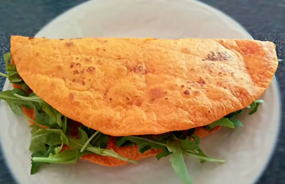 Snapdishの料理写真:habanero lime tortilla with cheese and arugula|Jiraphon Gさん