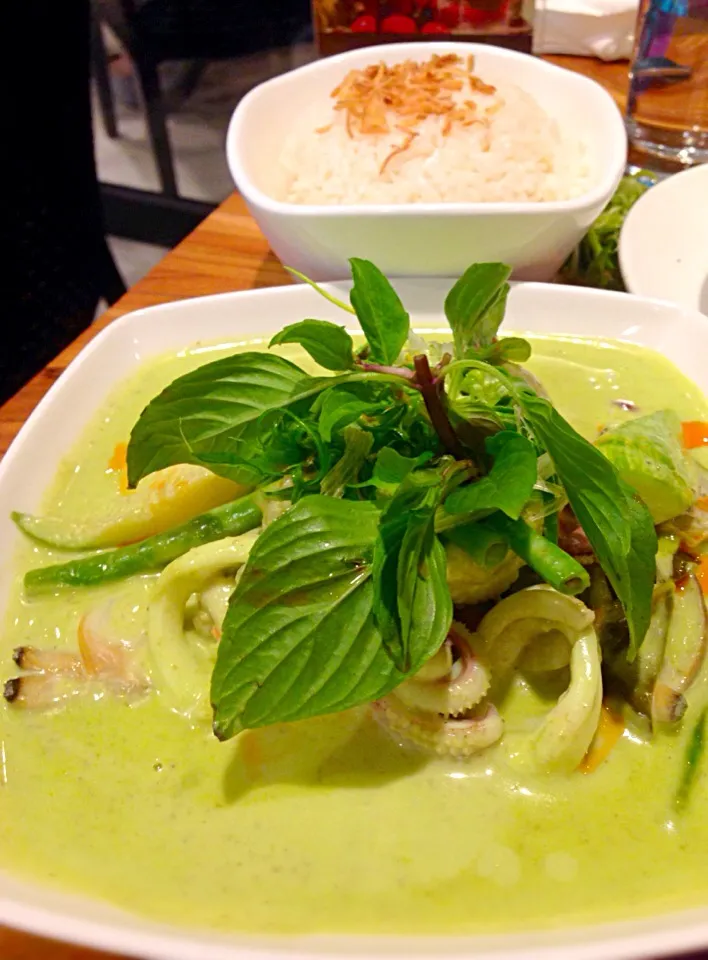 Thai seafood green curry|Foodさん