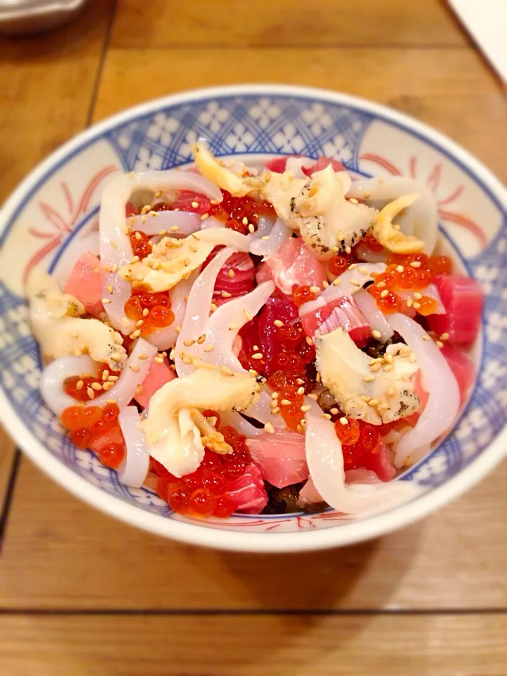 Snapdishの料理写真:海鮮磯丸丼|T. Wonderさん