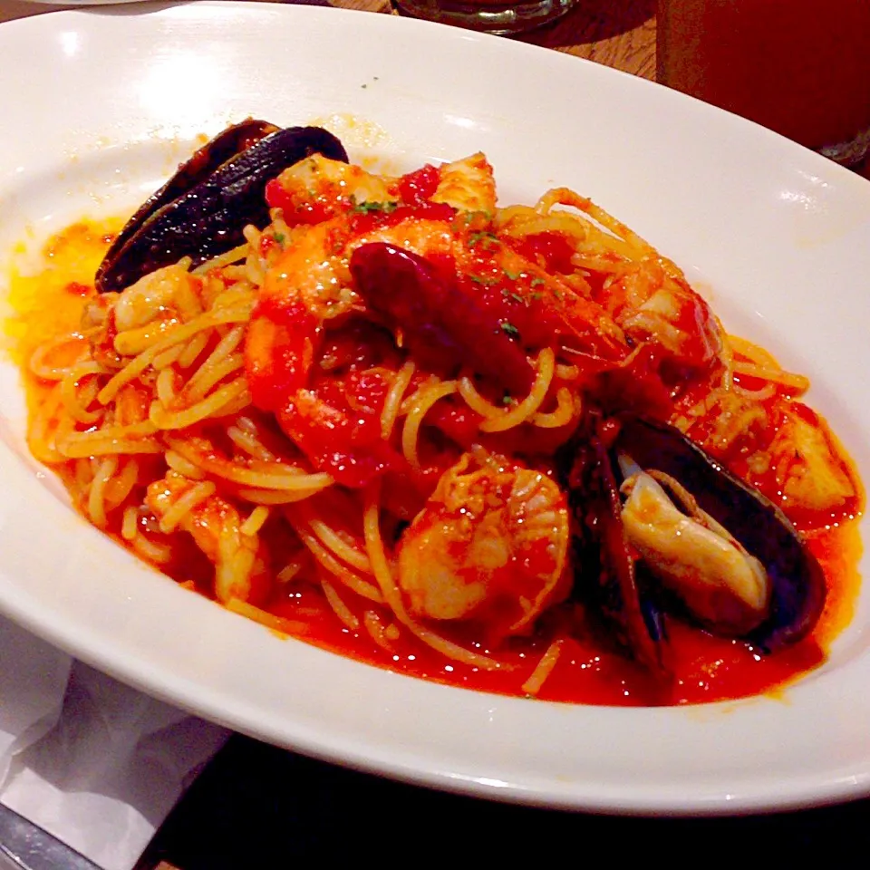 Tomato sauce with seafoods spaghetti|Liezlさん