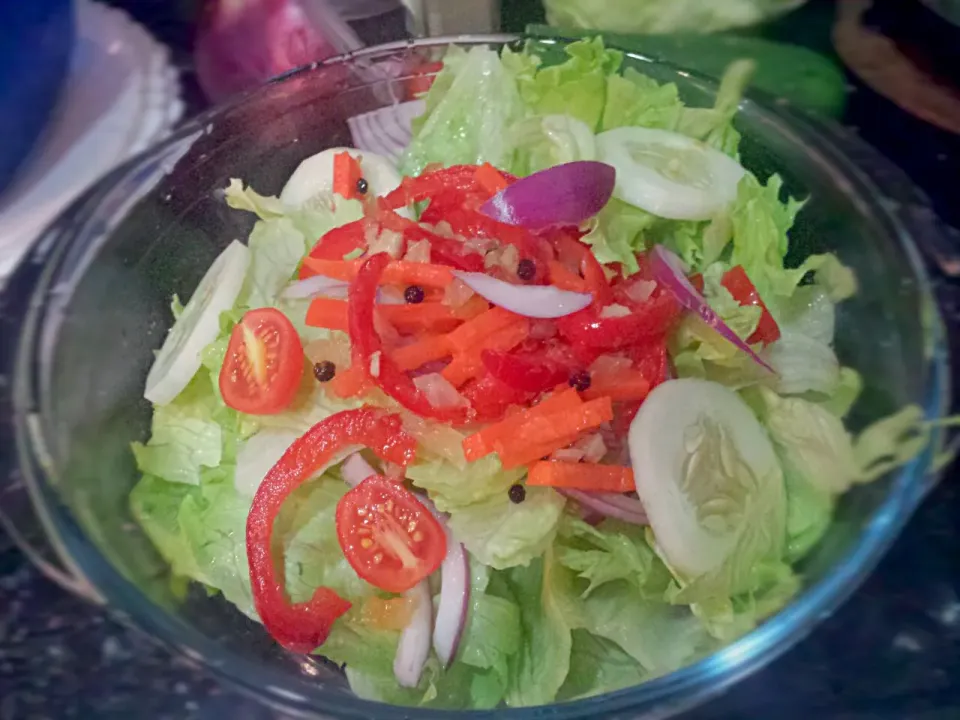 Salad with homemade papaya pickle dressing.|Yummy Mummyさん