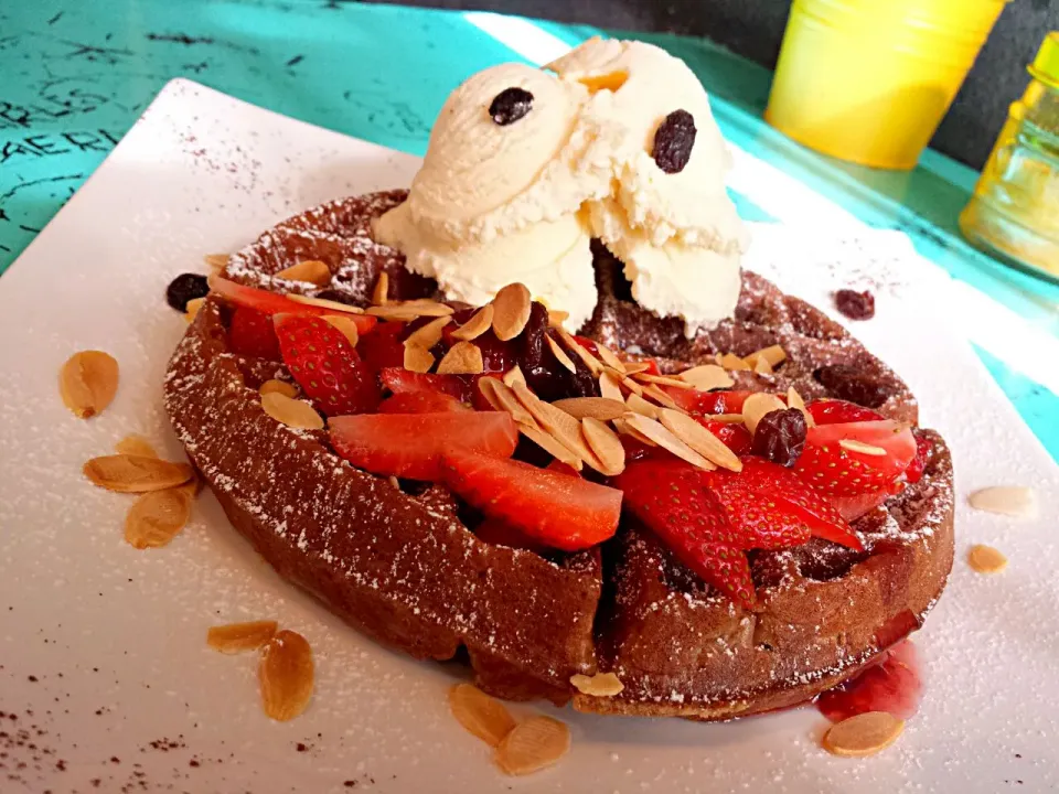 #chocolate #strawberry #waffle|Yvonne C.さん