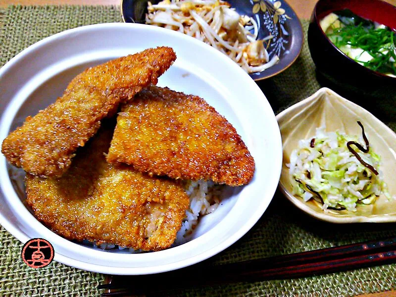 くみさんのやっぱソースカツ丼でしょ(^^)ホントに丼の方です(^^)|真希さん