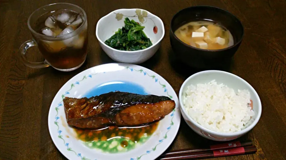 鰤の照り焼き＆ほうれん草のごま和え＆豆腐とネギの味噌汁|えっちゃんさん