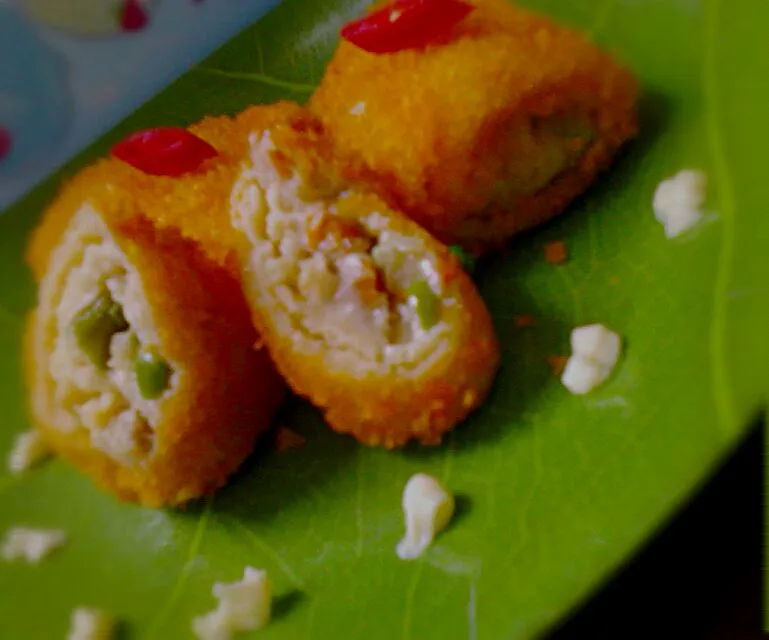 Snapdishの料理写真:risoles ragout ayam|Santi Noviyantiさん