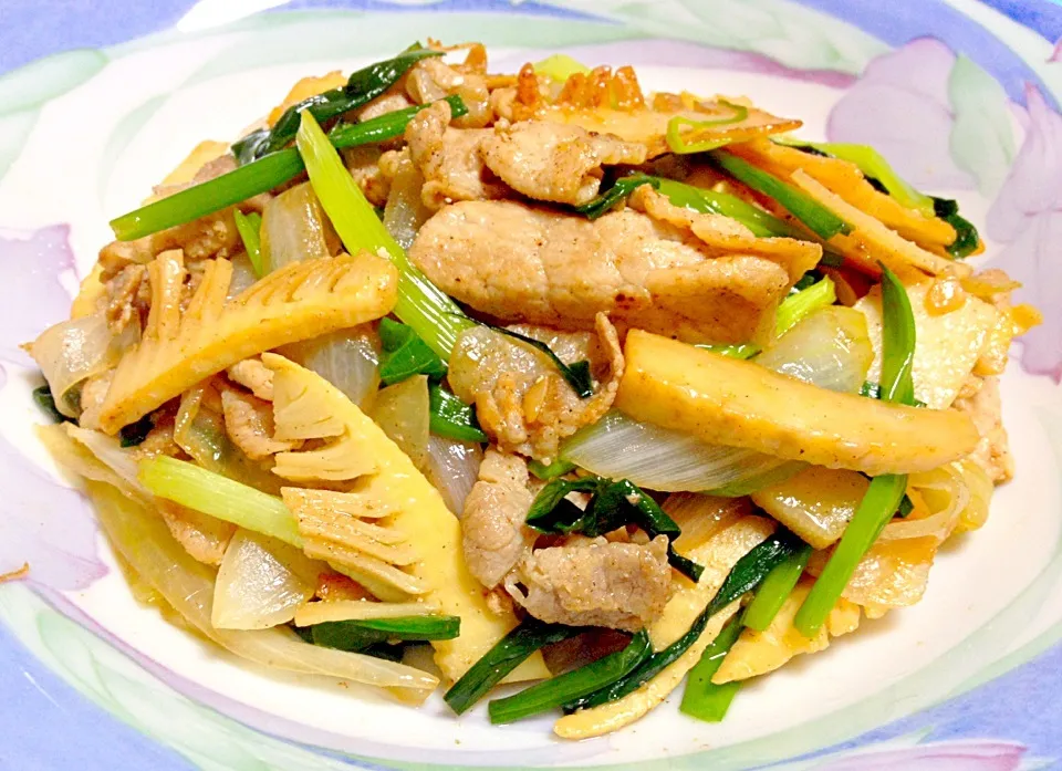 Snapdishの料理写真:Pork & bamboo shoot stir fry|Liezlさん