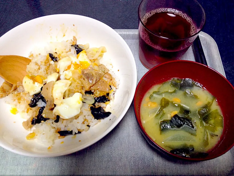 豚肉のチャーシュー丼もどきと納豆味噌汁|muchumiさん