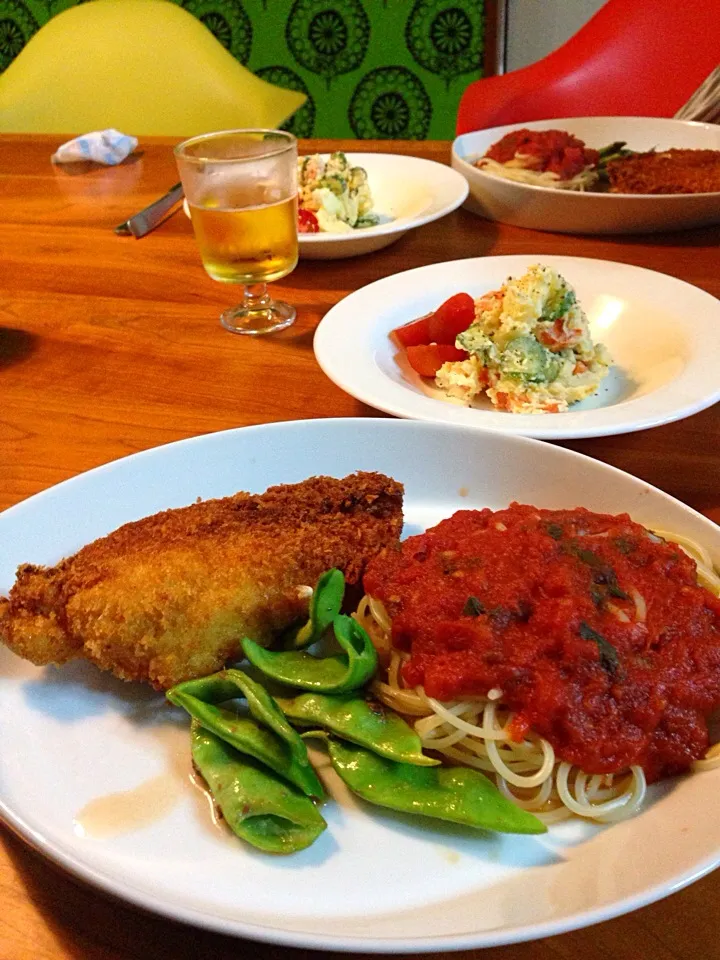 Snapdishの料理写真:バジル＆チーズinチキンカツとトマトソースパスタ|脇田喬さん