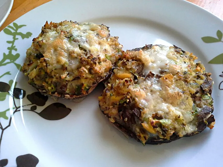 Clam stuffed portobello mushrooms|Fe's kitchenさん