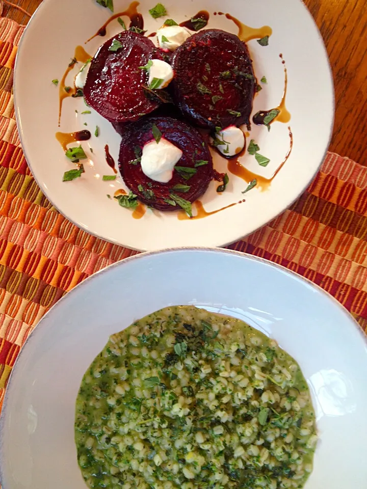 spinach and herb barley risotto with beet salad|Matthew Cashenさん