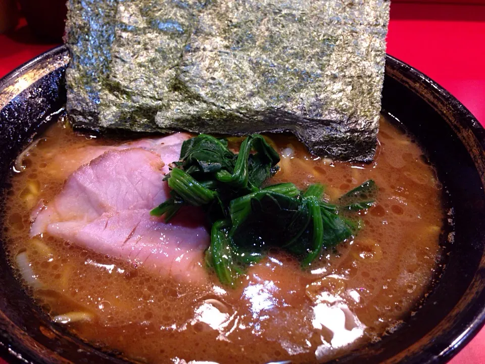 Snapdishの料理写真:横浜ラーメン 吉村家|うえのぶさん