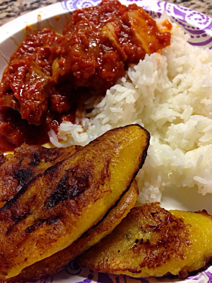 Snapdishの料理写真:Rice stew and plantains|AAさん