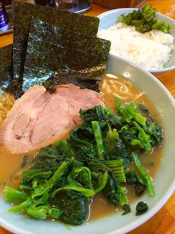 ランチは、ほうれん草ラーメン。|Takashi H.さん