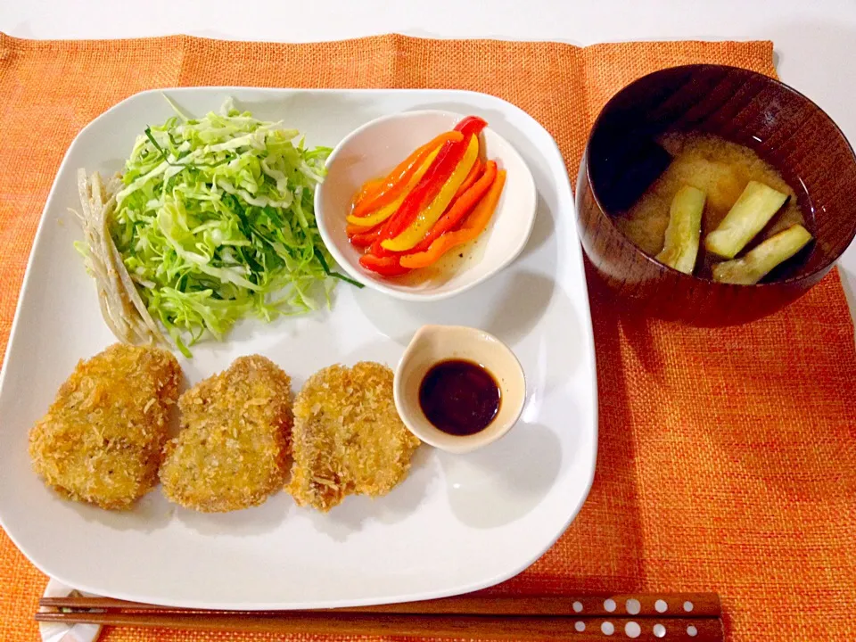 ヒレカツ・千切りキャベツ&青じそ・パプリカのマリネ・お味噌汁(焼き茄子)|Accaさん