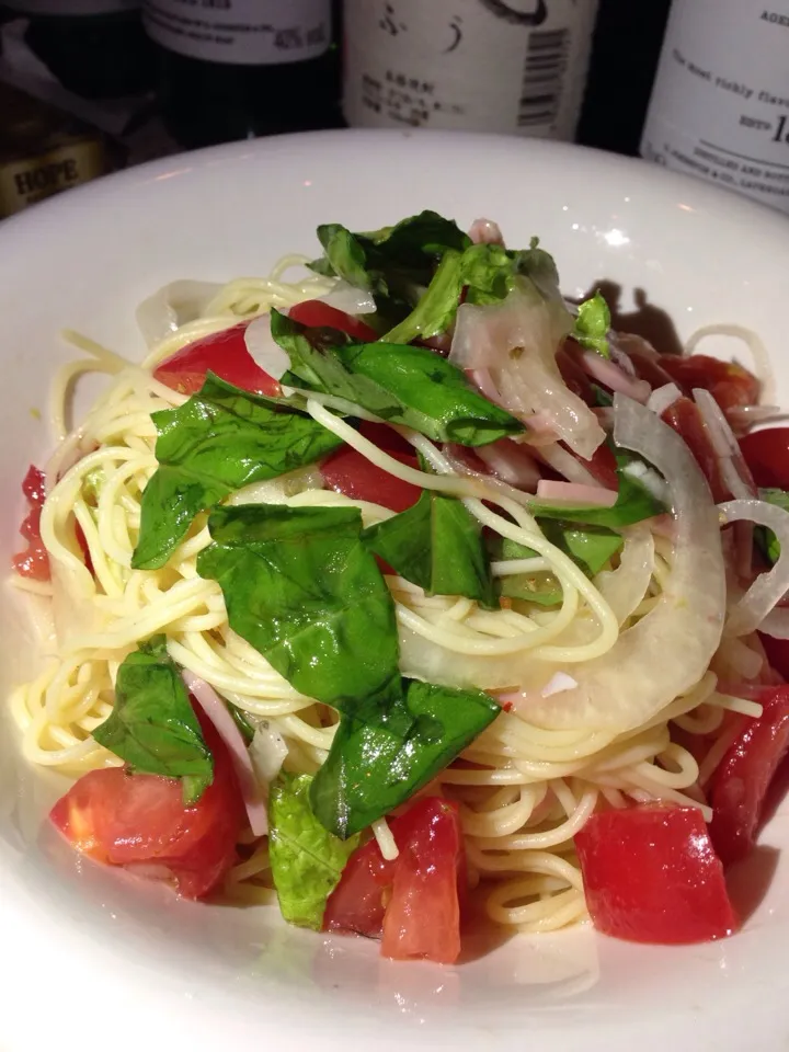 トマト🍅とバジルの冷製パスタ|太田 はるよさん