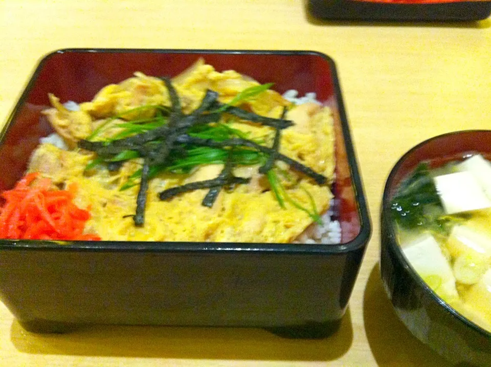 今日のテストフード兼ねて賄い親子丼〜重ですね❗️|sugimotokazuhitoさん