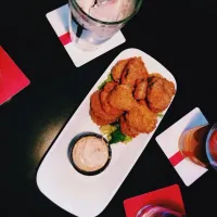 Snapdishの料理写真:Fried pickles|Aleisha Tilsonさん