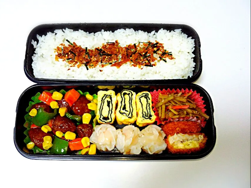 Snapdishの料理写真:アジアが続くけど、中華風弁当♪|Michiko  Arakiさん