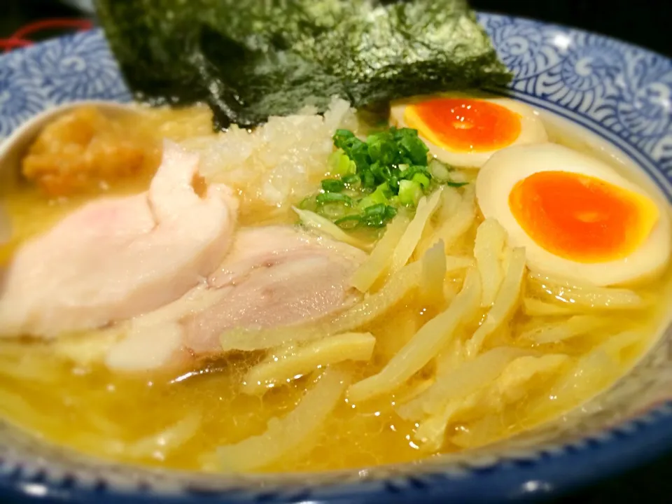 スープが飲みたかっただけなのに…。濃厚鶏骨醤油ラーメン@武一(初台)|かっちっさん