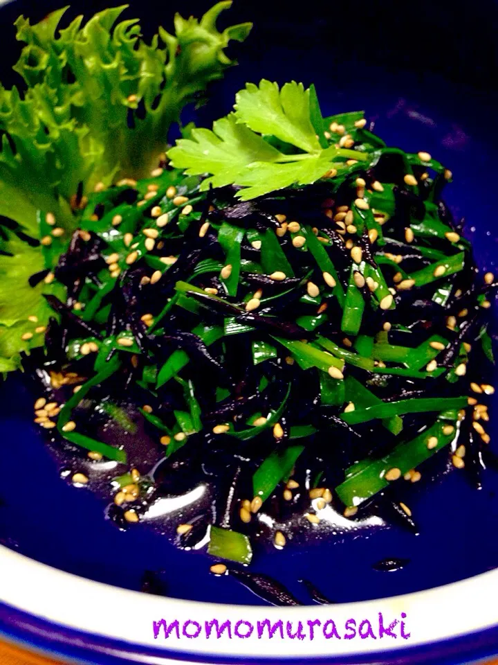 namastelotus michakoさんの料理 Marinade salad of scallion and marine-plants“Hijiki”/ニラと芽ひじきのマリネサラダ|ももさん