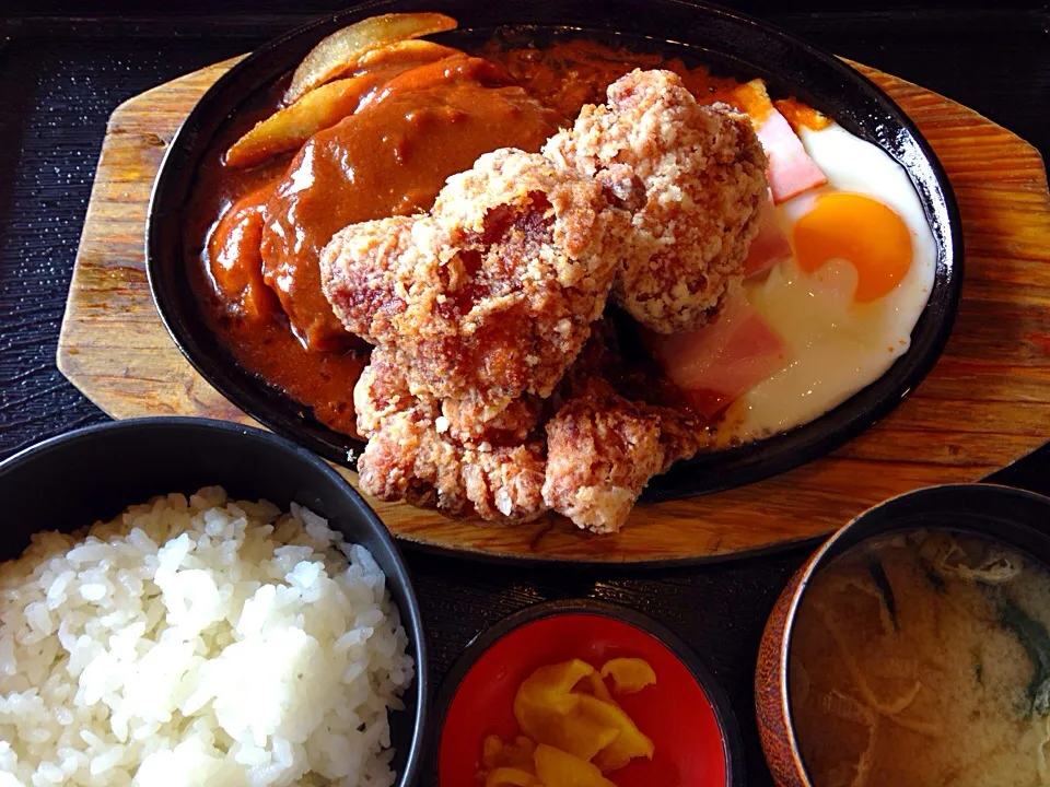 味里  ハンバーグAND唐揚げ定食|まつださんさん