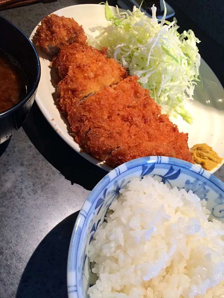 Snapdishの料理写真:ロースカツ定食|Fumiaki Matsubaraさん