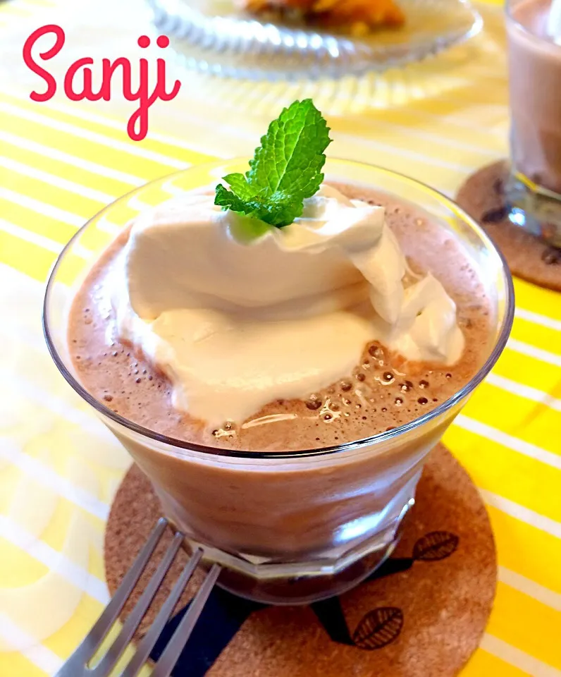 ココアで甘々♥️チョコバナナフラペチーノっぽく♥️|Sanjiさん