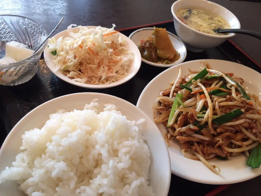 【日替定食】豚肉・ニラ・もやし炒めを頂きました。|momongatomoさん