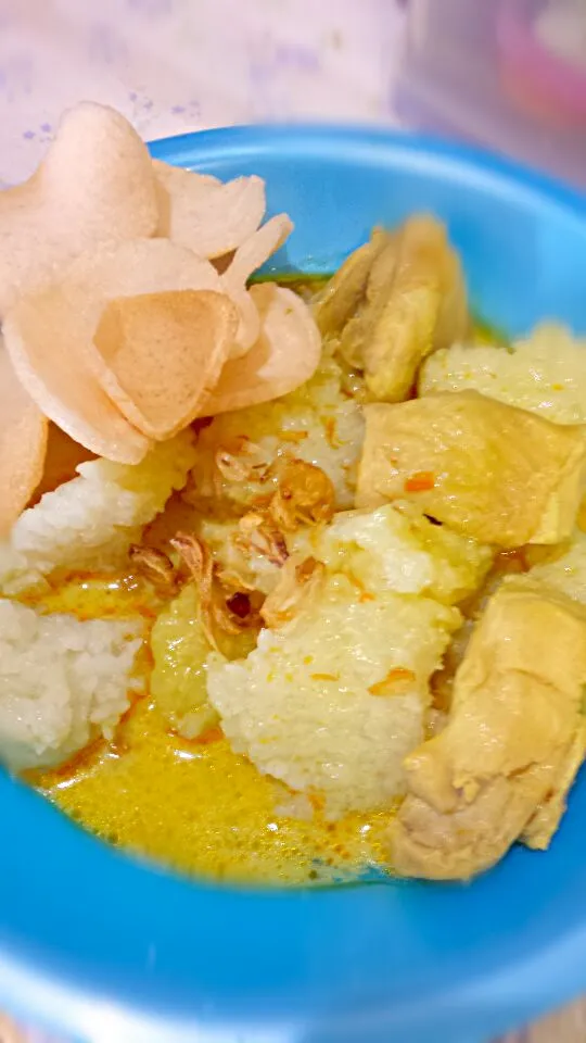 Lontong opor|laksmi nurul ismiraさん