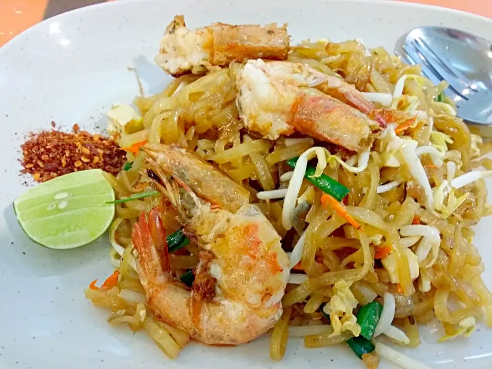 Lunch ~ Phad thai at MBK Bangkok Food court|🌷lynnlicious🌷さん