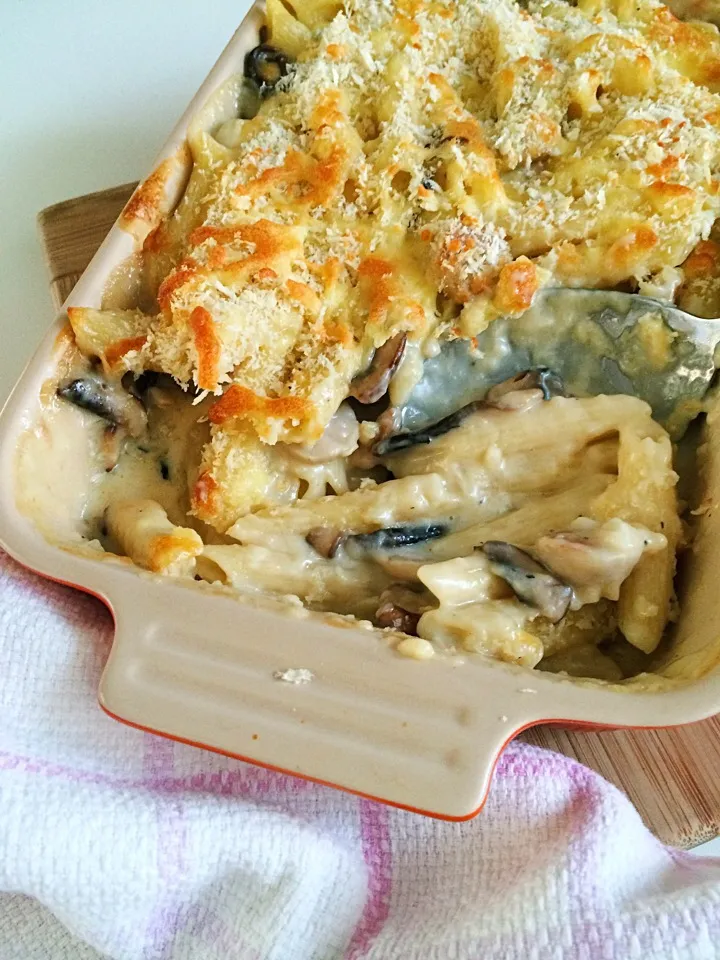 Snapdishの料理写真:Baked Mac & Cheese with portobello mushroom & pork chipotle with a crispy panko top|12Dragonさん