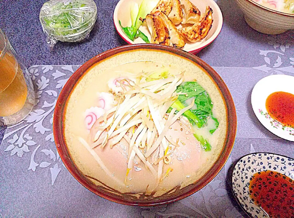 Snapdishの料理写真:とんこつラーメン|shuonさん