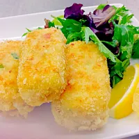 Snapdishの料理写真:Tuna and corn croquettes|Amy Yangさん