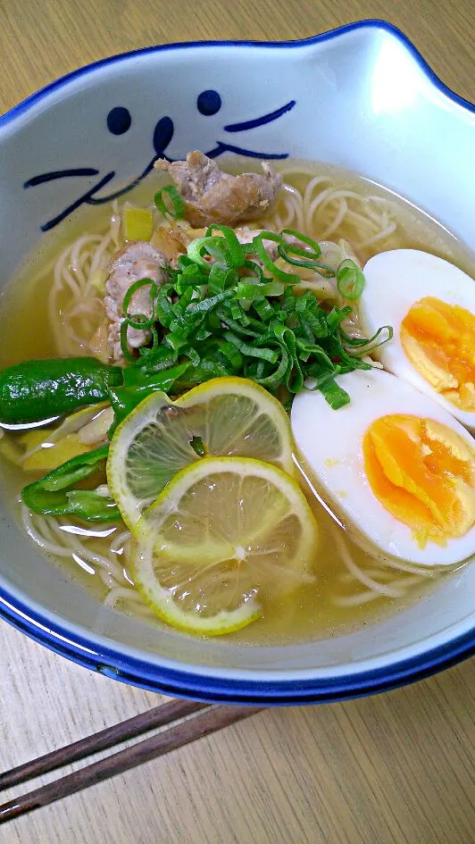 Snapdishの料理写真:阿藻珍味 塩レモンラーメン|みあこさん