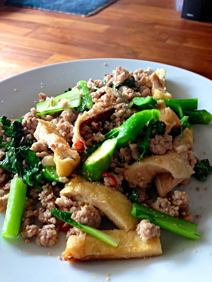 豚挽肉と揚げと野菜の味醂醤油炒め|あきらさん