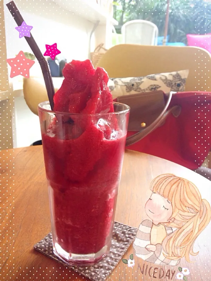 Snapdishの料理写真:verry Berry Smoothie ~|pimonpakさん