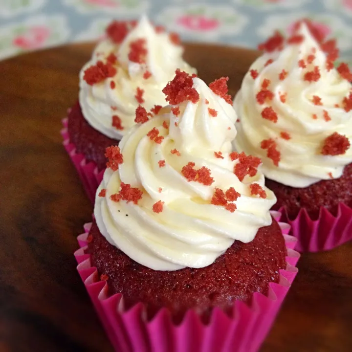 Mini red velvet cupcakes|Chibiko's Kitchenさん