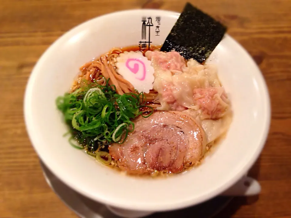 Snapdishの料理写真:中華ワンタン麺|麺's食堂粋蓮さん