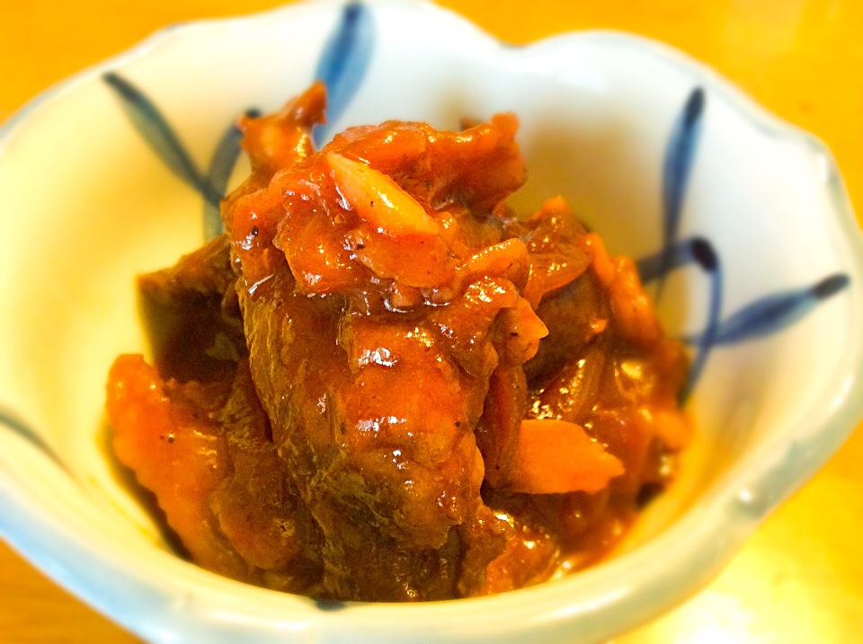 牛すじ肉のワイン煮