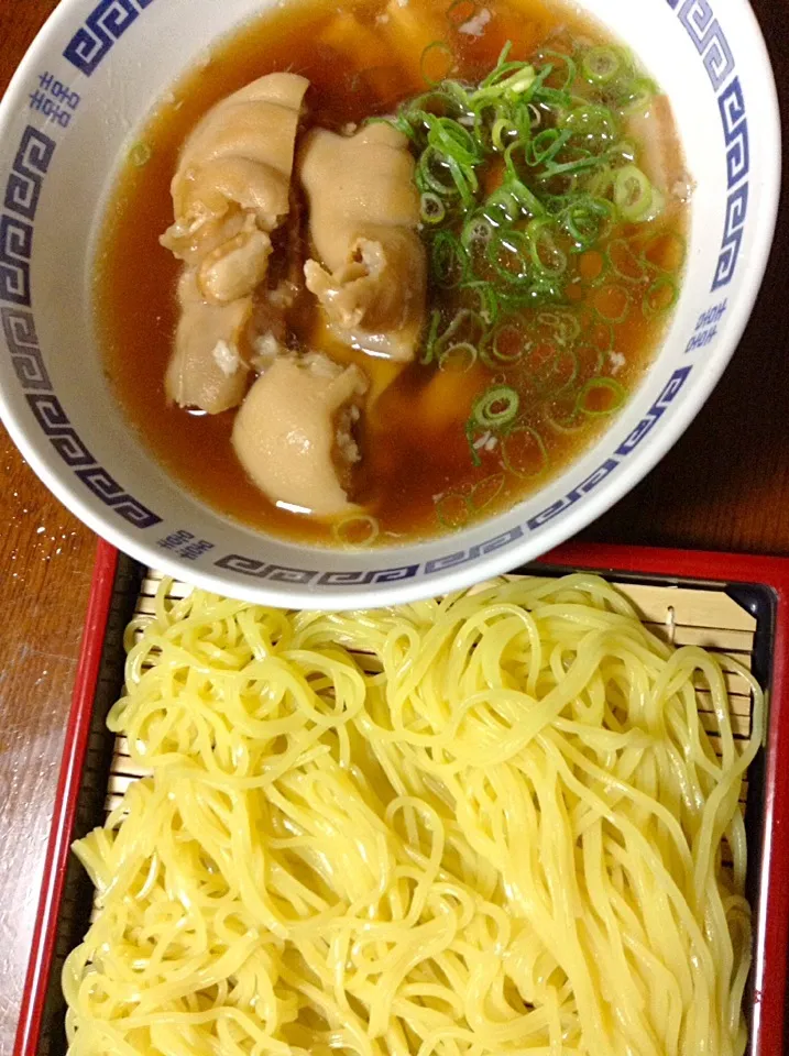 ☆自家製☆つけ麺🍜豚足トッピング(*☻-☻*) Homemade Pig's Feet in the Ramen-Noodle soup, with cold Ramen noodles.|yorikoさん