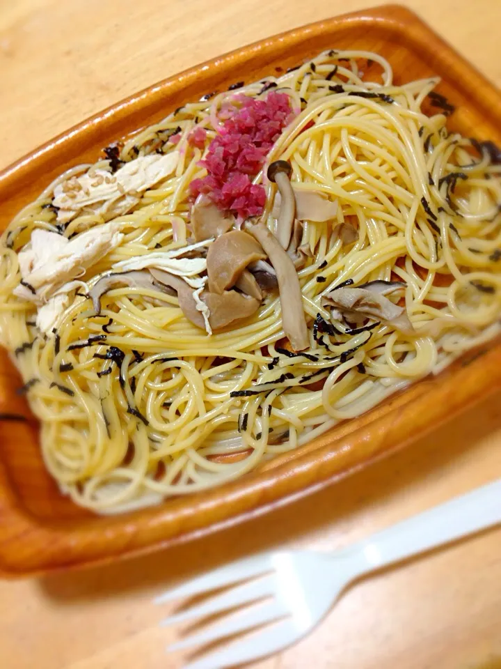 梅と蒸し鶏の和風パスタ|かなでさん