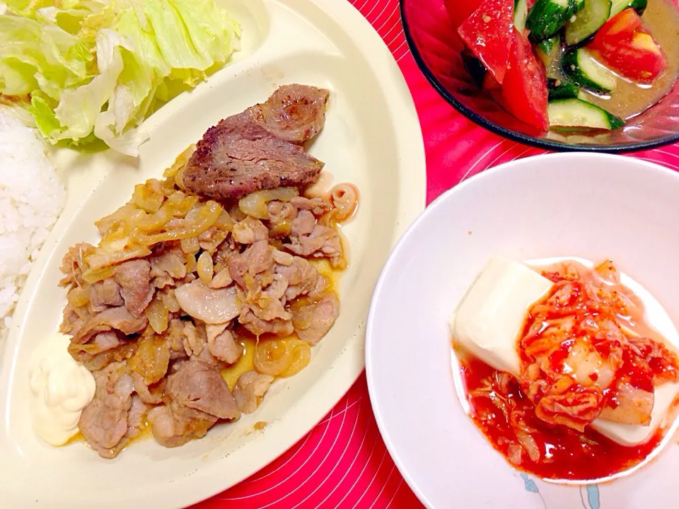 今日の夕食 味付生姜焼＆牛ロースと冷奴キムチのせ|ponnaoさん