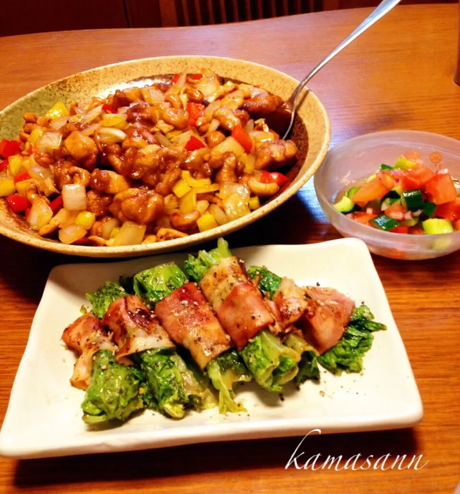 くららさんの料理 スプーンで食べる‼夏のトマト🍅ときゅうりのサラダ⭐と、鶏とカシューナッツの炒め物♪|かまさん