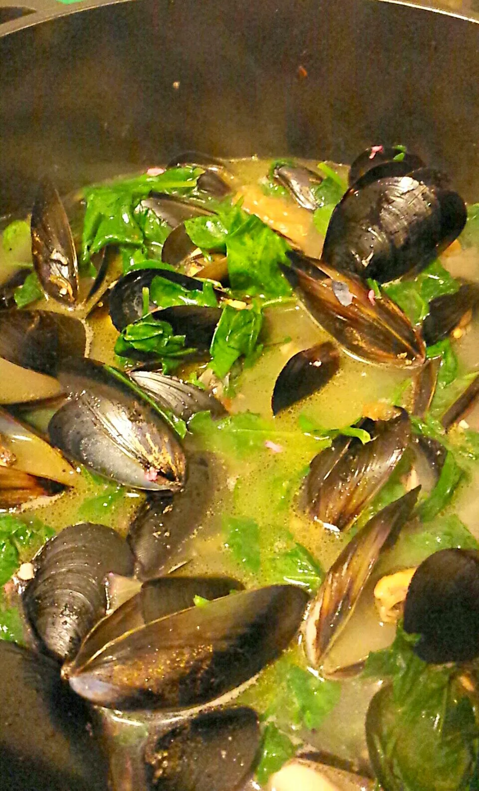 mussel soup with spinach #spinach #mussel #lunch #wintersoup|tee fanerさん