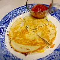 Snapdishの料理写真:3 cheese quesadilla. . queso.. pepper jack.. mild cheddar. . with sauteed yellow & green peppers .. onions and a side of extra sweet salsa... all this for MG|Anita Jordanさん