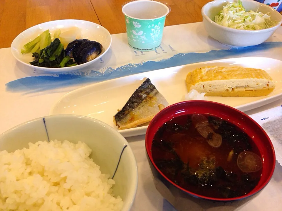 朝餉。宿の朝飯。|Ozzyさん