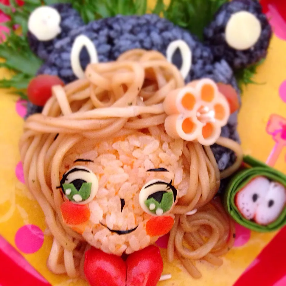 Snapdishの料理写真:キャラ弁、クマもんと、笑顔の女の子|大島愛子さん