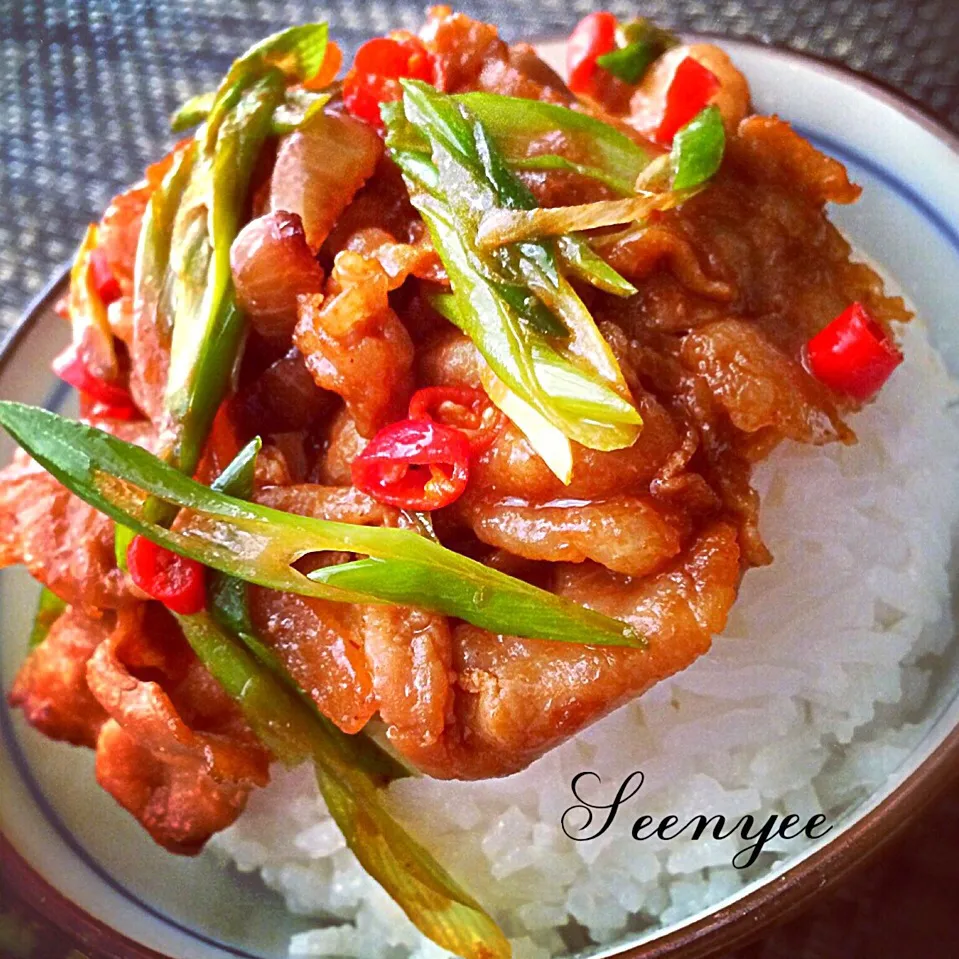 味噌肉片蓋飯 Miso Stir Fried Pork, I like miso always tastes amazing 👍.|Seenyee芯亦さん