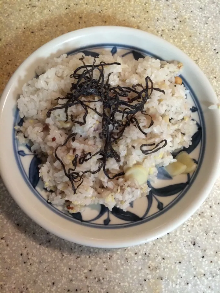 Snapdishの料理写真:新生姜の炊き込みご飯|アクちゃんさん