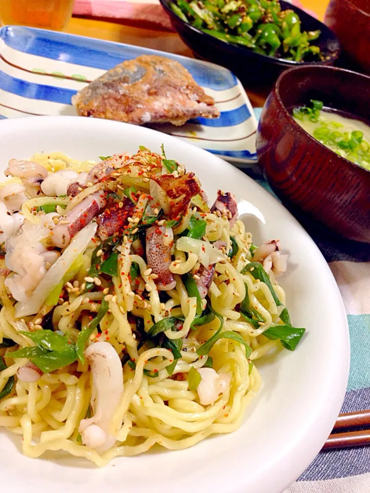 Snapdishの料理写真:イカ塩焼きそばっʕ•̫͡•ʔ♬✧|かよさん